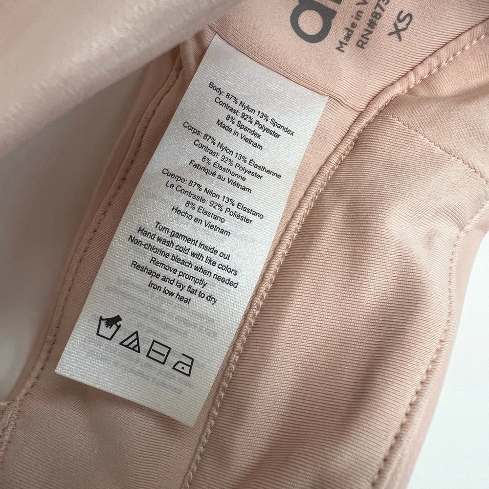 Alo Yoga Liquid Sports Size XS Bralette Nectar Strappy Front Zip Faux Leather‎